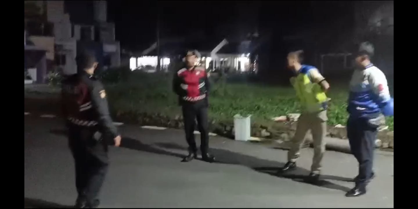 Humanis, Personel Samapta Polres Ciamis Patroli Perum Garden City Beri Imbauan Kamtibmas