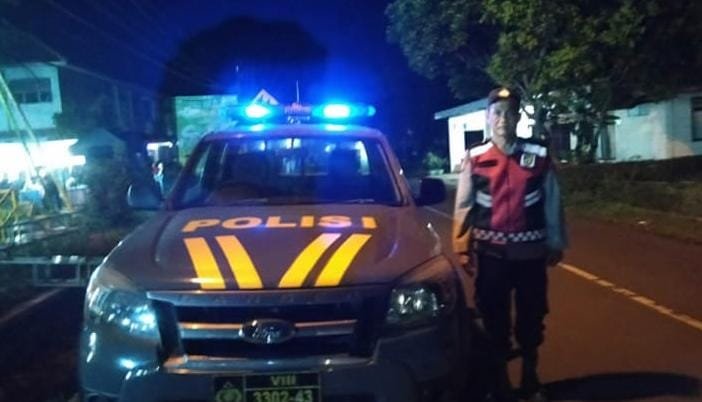 Antisipasi Gangguan Kamtibmas Polsek Rancah Polres Ciamis Patroli Kamtibmas di Malam Hari
