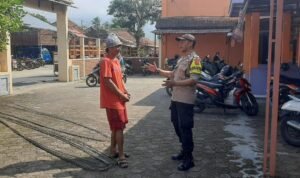 Polsek Cikoneng Koorkom Kamtibmas ke Toga di Desakaler Wujudkan Pilkada Serentak 2024 Aman