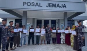 Bakti Sosial TNI AL Dalam Peringatan HUT ke-79 TNI