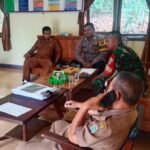 Soliditas TNI-Polri Hadapi Pilkada 2024 Polsek Sukadana dan Koramil Rajadesa Cooling System ke Warga