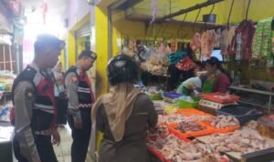 Cegah Penimbunan Bahan Pokok Sat Samapta Polres Ciamis Patroli di Pasar Subuh Ciamis
