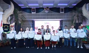 BHAYANGKARI BAGIKAN BANTUAN SOSIAL DALAM RANGKA PERINGATAN HARI KESATUAN GERAK BHAYANGKARI KE-72 TAHUN 2024