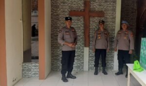 Berikan Rasa Aman Kapolsek Banjarsari Polres Ciamis Monitoring Ibadah Minggu di GPDI