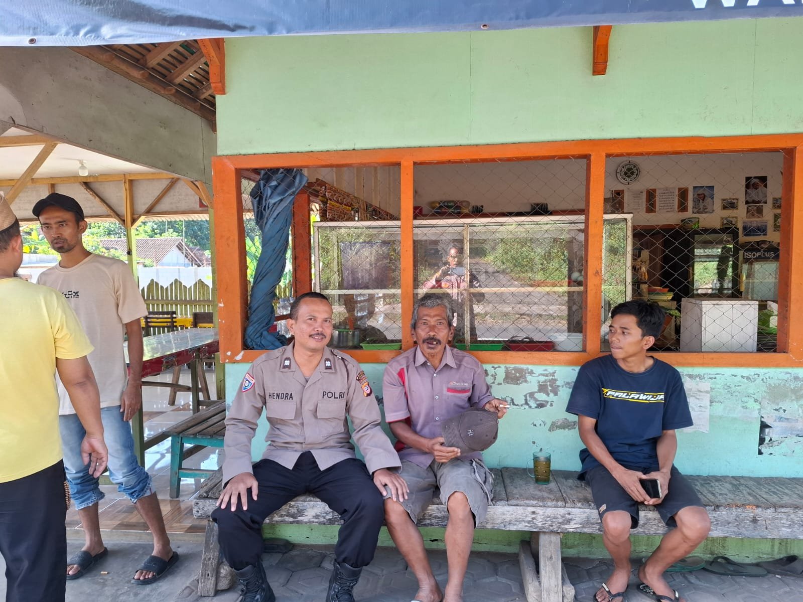 Cipkon Pilkada 2024 Polsek Cimaragas Polres Ciamis Cooling System ke Warga Cimaragas