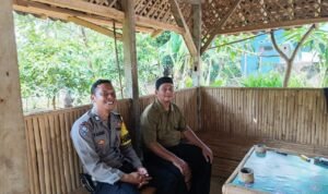 Ops Mantap Praja Polsek Cikoneng Polres Ciamis Patroli Dialogis Koorkom ke Warga Cintaharja