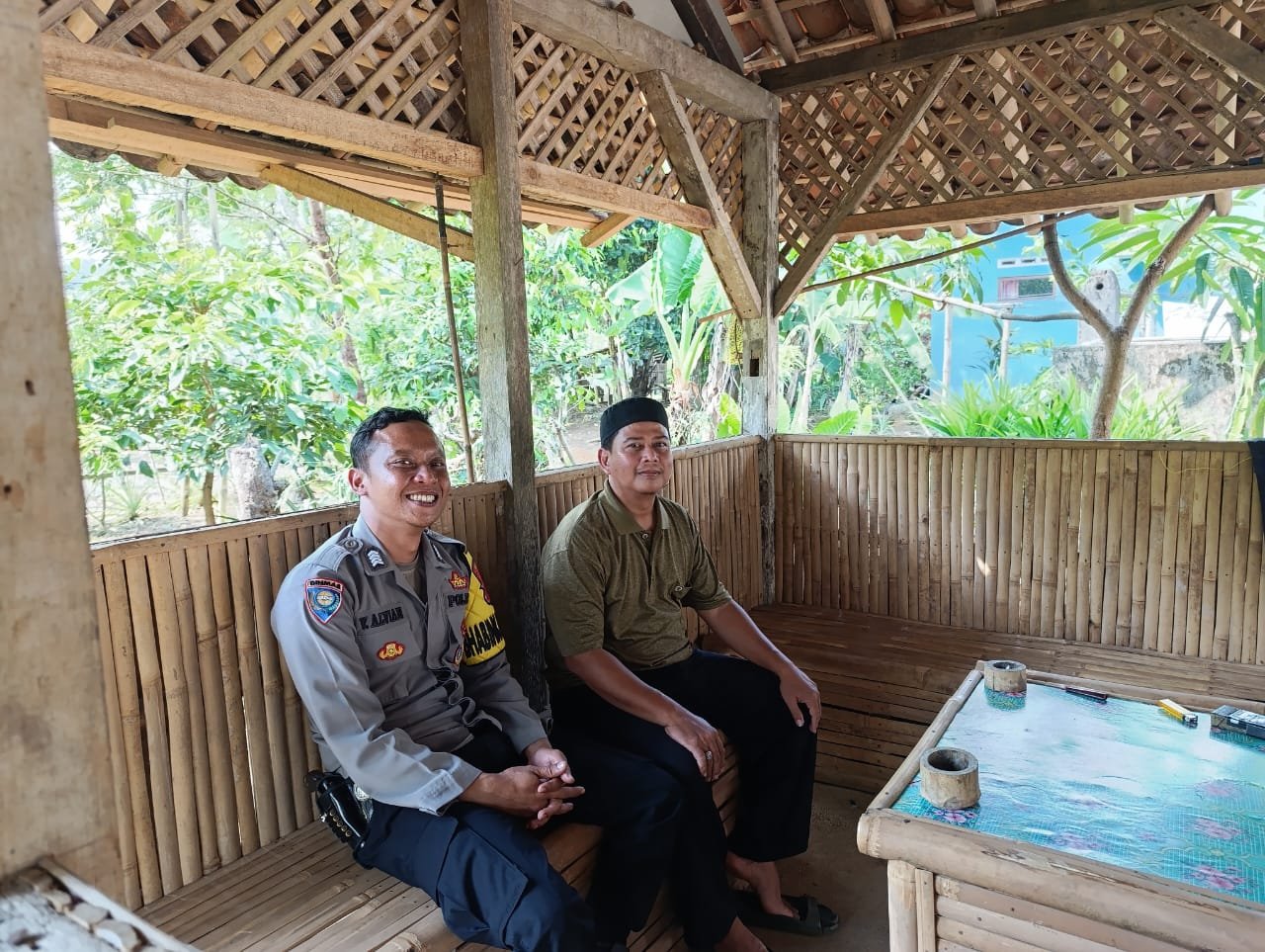 Ops Mantap Praja Polsek Cikoneng Polres Ciamis Patroli Dialogis Koorkom ke Warga Cintaharja