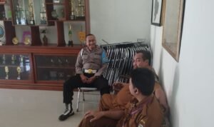 Perkuat Sinergitas Polsek Sukadana Polres Ciamis Koorkom Bersama Masyarakat Salakaria Perkuat Sinergitas Polsek Sukadana Polres Ciamis Koorkom Bersama Masyarakat Salakaria