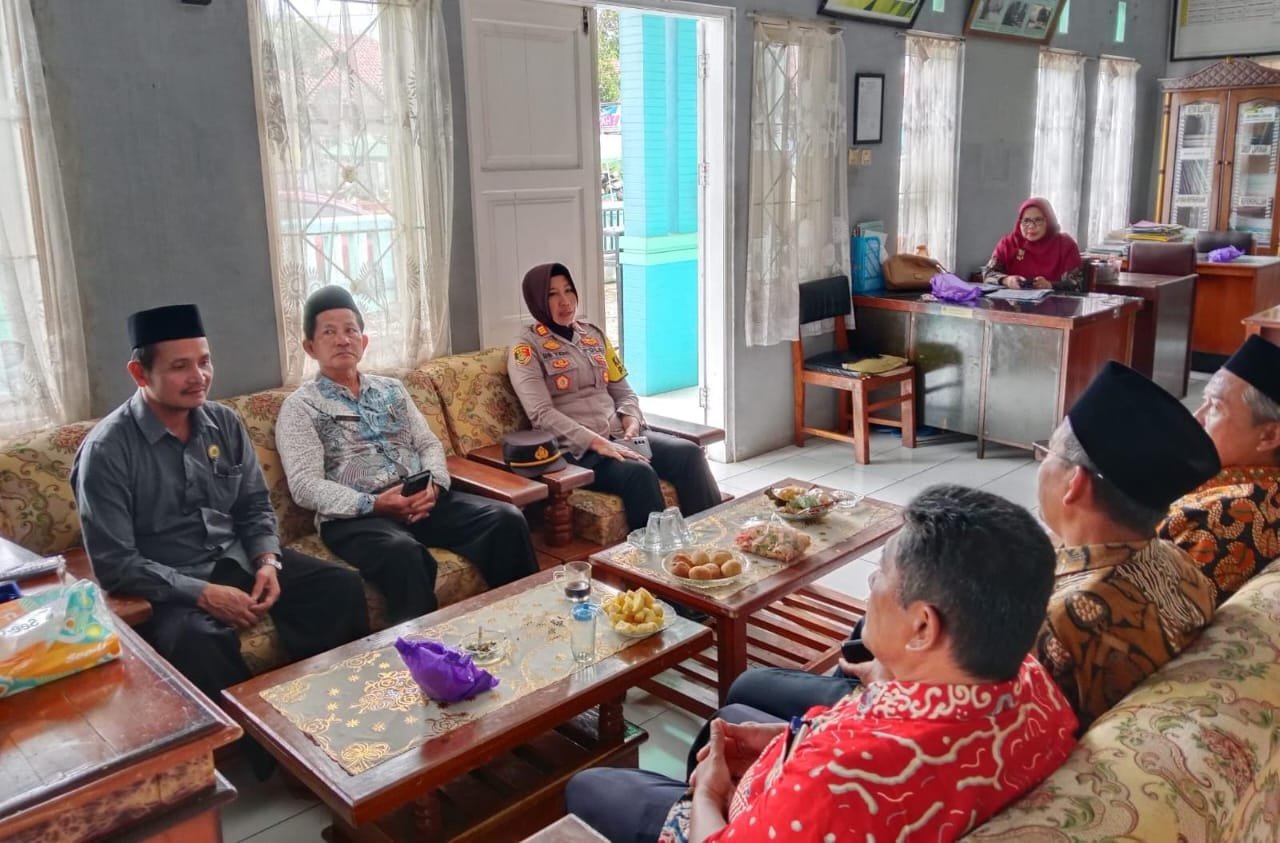 Cooling System, Kapolsek Kawali Koorkom Kamtibmas Bersama Kepala KUA Lumbung
