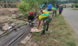 Bentuk Kepedulian Satgas Pamtas Yonarmed 11 Kostrad Bantu Pembuatan Rumah di Perbatasan Bentuk Kepedulian Satgas Pamtas Yonarmed 11 Kostrad Bantu Pembuatan Rumah di Perbatasan