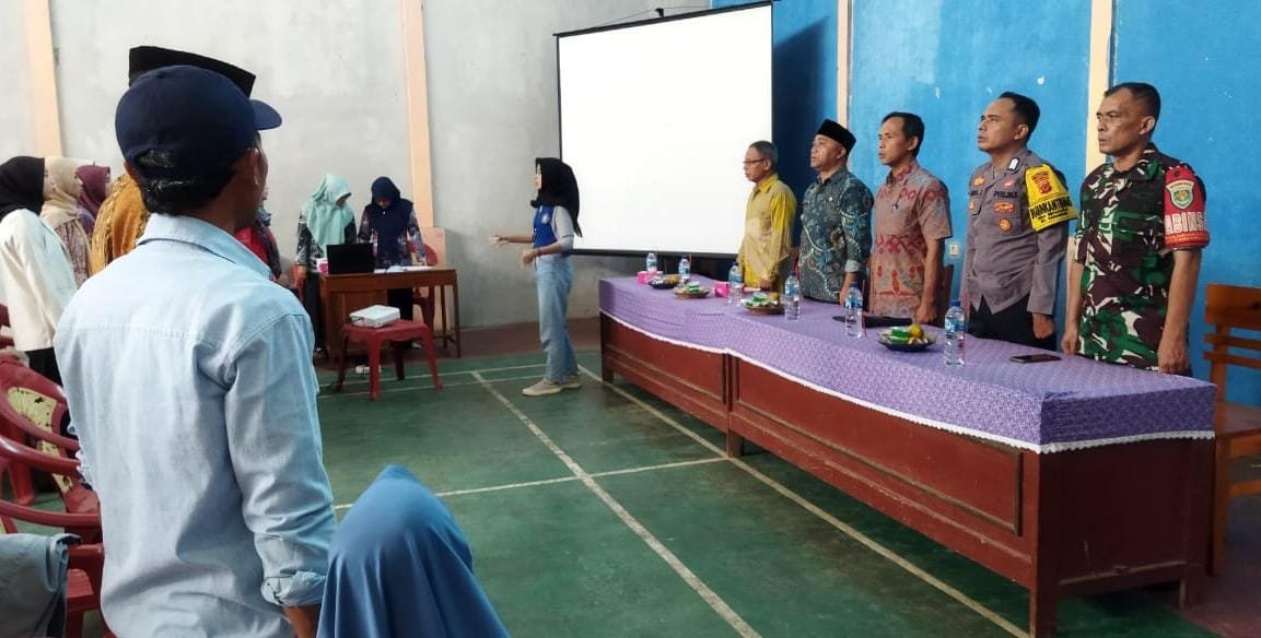 Polsek Pamarican Polres Ciamis Ikut Sosialisasi Penyakit Menular di Desa Sidaharja