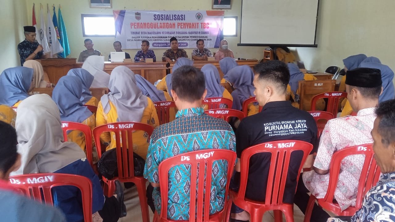 Polsek Sukadana Polres Ciamis Ikut Sosialisasi Penyakit Menular ke Kader PKK Desa Margajaya