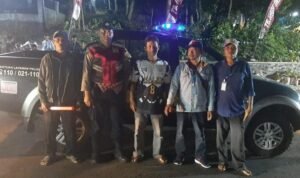 Humanis Polsek Cipaku Polres Ciamis Patroli Dialogis ke Pemukiman Warga Saat Malam Hari