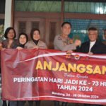 Sambut Hut Humas Ke-73, Bid Humas Polda Jabar Anjangsana Ke Kediaman Irjen Pol. (Purn). Dr., Drs., Anton charliyan., M.P.K.N.