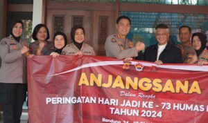 Sambut Hut Humas Ke-73, Bid Humas Polda Jabar Anjangsana Ke Kediaman Irjen Pol. (Purn). Dr., Drs., Anton charliyan., M.P.K.N.