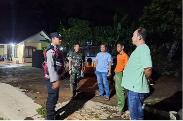 Berikan Rasa Nyaman Personel Polsek Sukadana Polres Ciamis Patroli Kamtibmas Saat Malam Hari