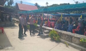 Monitoring Kegiatan Kampanye Paslon Bupati di Nias Selatan oleh Babinsa Monitoring Kegiatan Kampanye Paslon Bupati di Nias Selatan oleh Babinsa