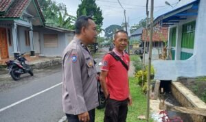 Datang ke Pemukiman, Anggota Polsek Ciamis Koorkom Kamtibmas ke Warga Gunung Sari Jelang Pilkada Serentak