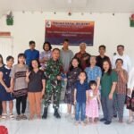 Satgas Pamtas Yonarmed 11 Kostrad Bagikan Alkitab dan Bacaan Rohani untuk Gereja Katolik di Sebatik Barat