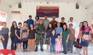 Satgas Pamtas Yonarmed 11 Kostrad Bagikan Alkitab dan Bacaan Rohani untuk Gereja Katolik di Sebatik Barat Satgas Pamtas Yonarmed 11 Kostrad Bagikan Alkitab dan Bacaan Rohani untuk Gereja Katolik di Sebatik Barat