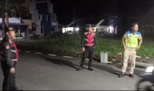 Humanis Personel Samapta Polres Ciamis Patroli Perum Garden City Beri Imbauan Kamtibmas