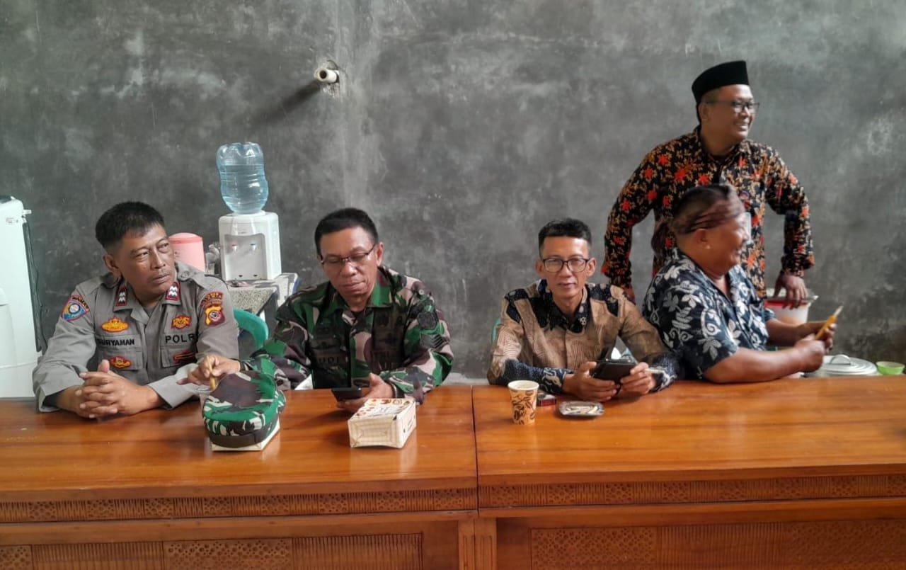 Ops Mantap Praja, Polsek Cikoneng Polres Ciamis Patroli Dialogis Koorkom ke Tokoh di Wanasigra