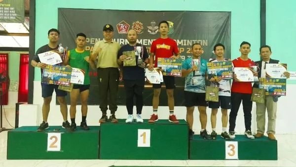 Prajurit Denma Divif 1 Kostrad Raih Juara 2  Open Tournament Badminton Pangdivif 1 Kostrad Cup 2024