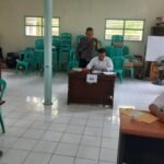 Polsek Cikoneng Polres Ciamis Bersiaga Saat Proses Seleksi Calon Perangkat Desa Sukaresik