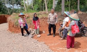 Perkuat Sinergitas Polsek Sukadana Polres Ciamis Koorkom Pekat ke Warga di Citamiang Kulon