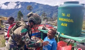 Satgas Yonif 509 Kostrad Pos Langit Bilogai Berikan Pengobatan Gratis dan Sosialisasi Hidup Bersih kepada Masyarakat