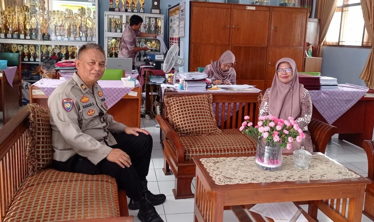 Polsek Ciamis Polres Ciamis Datang ke Sekolah Koorkom dan Binluh Cegah Bullying