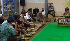 Ngobrol Bareng Warga Cijeungjing Terkait Kondusifitas Pilkada dan Bahaya Judi Online Ngobrol Bareng Warga Cijeungjing Terkait Kondusifitas Pilkada dan Bahaya Judi Online