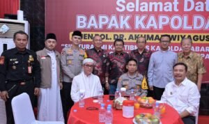 Jalin Silaturahmi Dan Sinergitas Kapolda Jabar Ajak Seluruh Lapisan Masyarakat Kabupaten Garut Jaga Keamanan Wilayah Jalin Silaturahmi Dan Sinergitas Kapolda Jabar Ajak Seluruh Lapisan Masyarakat Kabupaten Garut Jaga Keamanan Wilayah