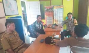 Sinergitas TNI-POLRI Polsek dan Koramil Lakbok Sambang Ke Perangkat Desa Kalapasawit