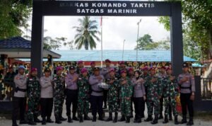 Satgasmar Pam Ambalat XXX terima Kejutan dari Polsek Sebatik Timur dalam rangka Peringatan HUT Ke-79 TNI tahun 2024