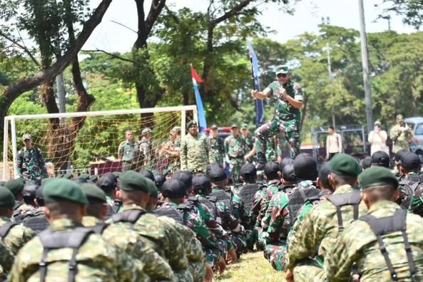 Semangat Prajurit Terbakar Saat Pangdivif 3 Kostrad Hadir di Tengah Prajurit