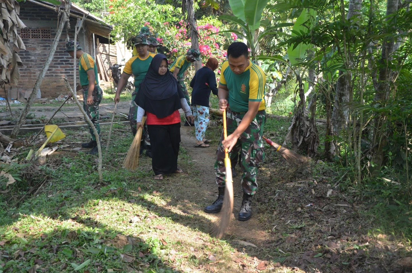 Wujudkan Mimpi Warga Prajurit Ksatria Bharata Yonif 412/BES Gelar Karya Bakti & Fungsikan Lagi Sumber Mata Air