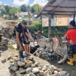 Pembangunan Tembok Penahan oleh Satgas TMMD di Nias Selatan