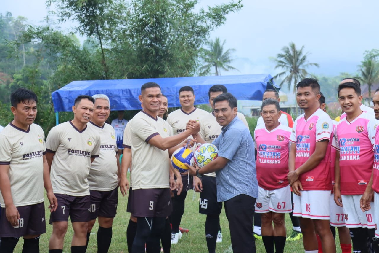 Pererat Silaturahmi dengan Warga Polres Ciamis Cooling System ke Kecamatan Sukamantri