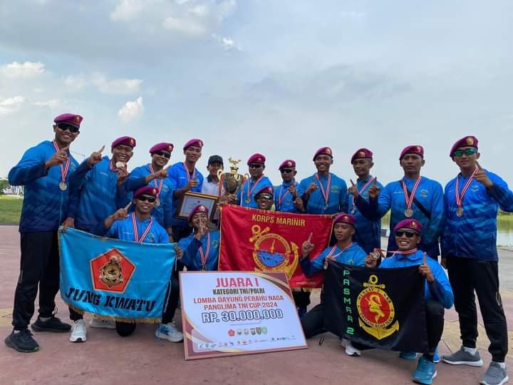 MARINIR JAWARA LOMBA DAYUNG PERAHU NAGA PANGLIMA TNI CUP 2024