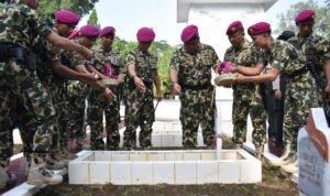 Menjelang Peringatan HUT Ke-79 Korps Marinir Prajurit Menbanpur 2 Marinir Ziarah ke TMP Batang Menjelang Peringatan HUT Ke-79 Korps Marinir Prajurit Menbanpur 2 Marinir Ziarah ke TMP Batang