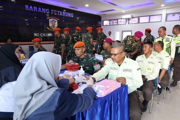 Yonmarhanlan l Gelar Donor Darah Dalam Rangka HUT Ke-79 Korps Marinir