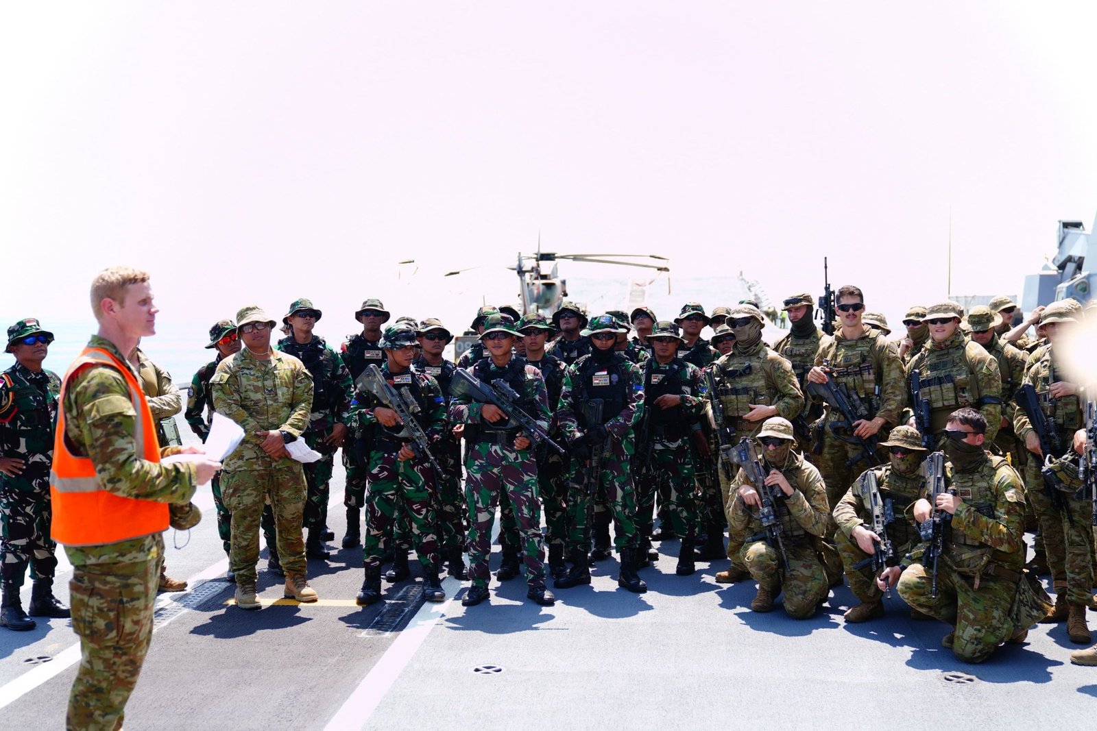Prajurit Yonif 3 Marinir Laksanakan menembak Marksman Ship dan Sniper di Perairan Pulau Batrush Australia