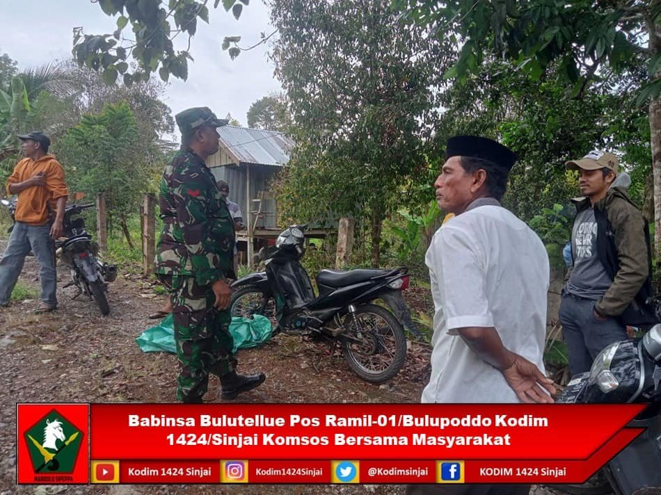 Babinsa Bulutellue Pos Ramil-01/Bulupoddo Kodim 1424/Sinjai Komsos Bersama Masyarakat Babinsa Bulutellue Pos Ramil-01/Bulupoddo Kodim 1424/Sinjai Komsos Bersama Masyarakat