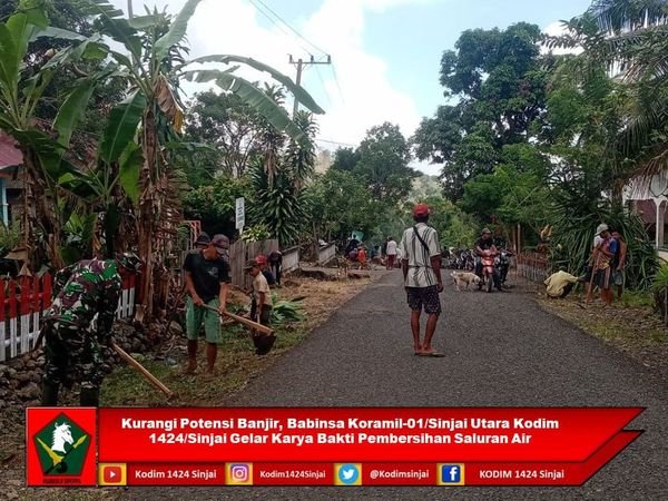 Kurangi Potensi Banjir Babinsa Koramil-01/Sinjai Utara Kodim 1424/Sinjai Gelar Karya Bakti Pembersihan Saluran Air