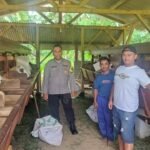Dukung Program Asta Cita Polsek Ciamis Polres Ciamis Datangi Peternak Domba di Gunung Sari