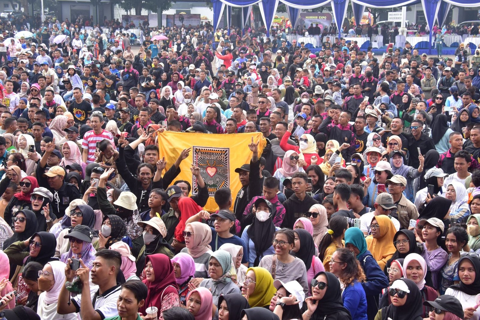 MARINIR _EXPO_ GAMBARKAN KEDEKATAN MASYARAKAT DAN KORPS MARINIR.