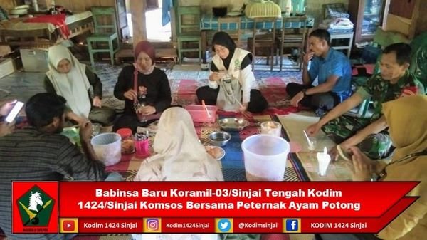 Babinsa Baru Koramil-03/Sinjai Tengah Kodim 1424/Sinjai Komsos Bersama Peternak Ayam Potong