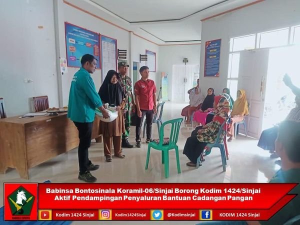 Babinsa Bontosinala Koramil-06/Sinjai Borong Kodim 1424/Sinjai Aktif Pendampingan Penyaluran Bantuan Cadangan Pangan