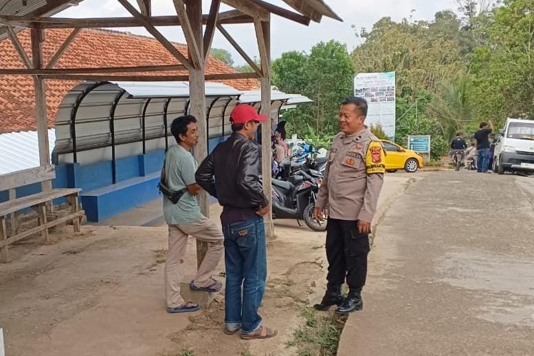 Cooling System Polsek Rajadesa Polres Ciamis Koorkom Bersama Tokoh di Desa Sirnabaya